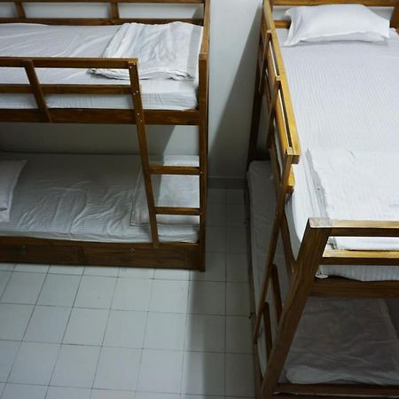 Pause Hostel Guwahati Exteriör bild