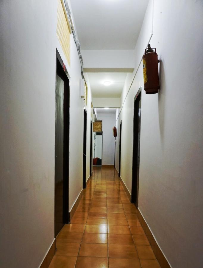 Pause Hostel Guwahati Exteriör bild