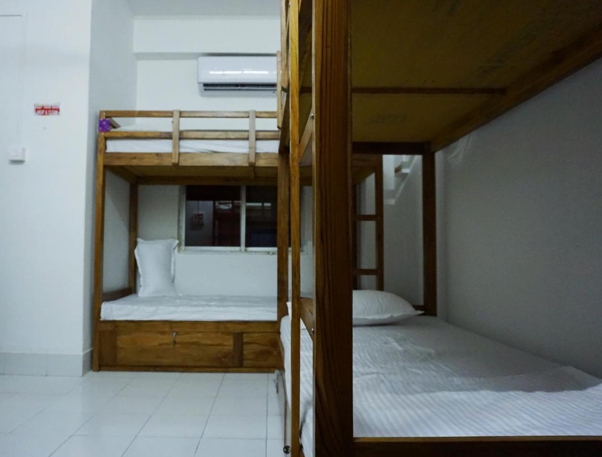 Pause Hostel Guwahati Exteriör bild