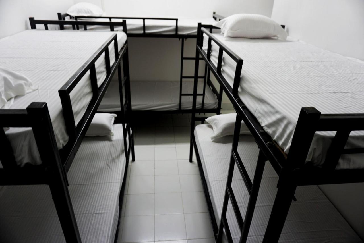 Pause Hostel Guwahati Exteriör bild